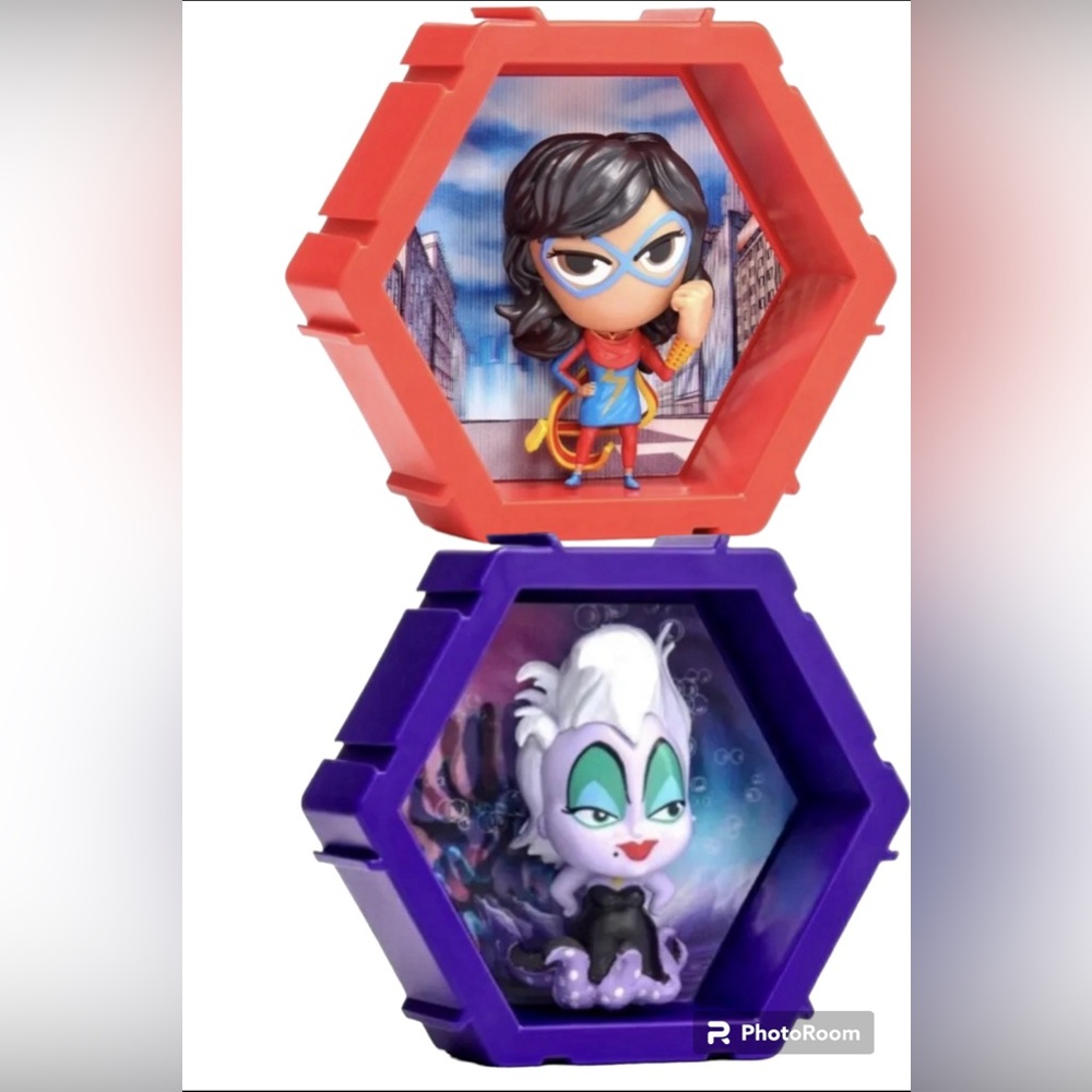 2 WOW! PODS 4D Marvel- Ms Marvel- Immersive land and Disney URSULA 498 (4”) New